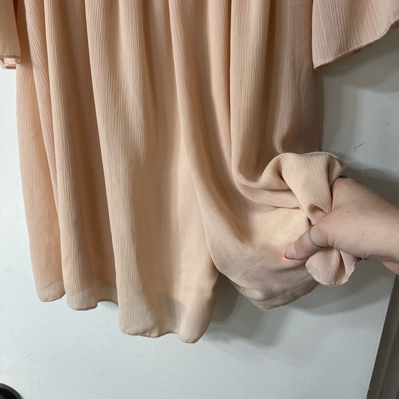Elegant Peach Off-Shoulder Romper - Picture 3 of 7